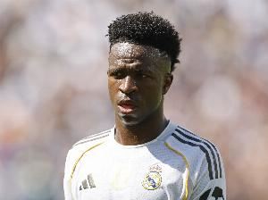 造点+点射+双响，维尼修斯自1月以来首次上演梅开二度