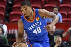 11中6砍25分！戴格诺特：扬布拉德具备投篮能力 还有需要改进地方