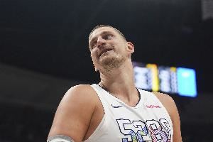 约基奇上赛季单赛季7次15+15+15追平大O 并列历史最多