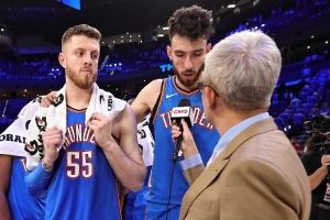 戴格诺特：切特哈滕的配合正逐步变好 他们的发挥没让人失望