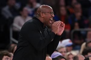 迈克-布朗：哈特推动了球队弱侧防守 下半场我们更具对抗性图片