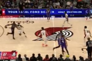 攻防建功！格兰特前场抢断艾顿 随后一条龙反击空篮暴扣图片